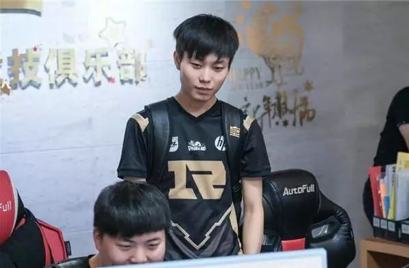 历史对局显 历史对局显